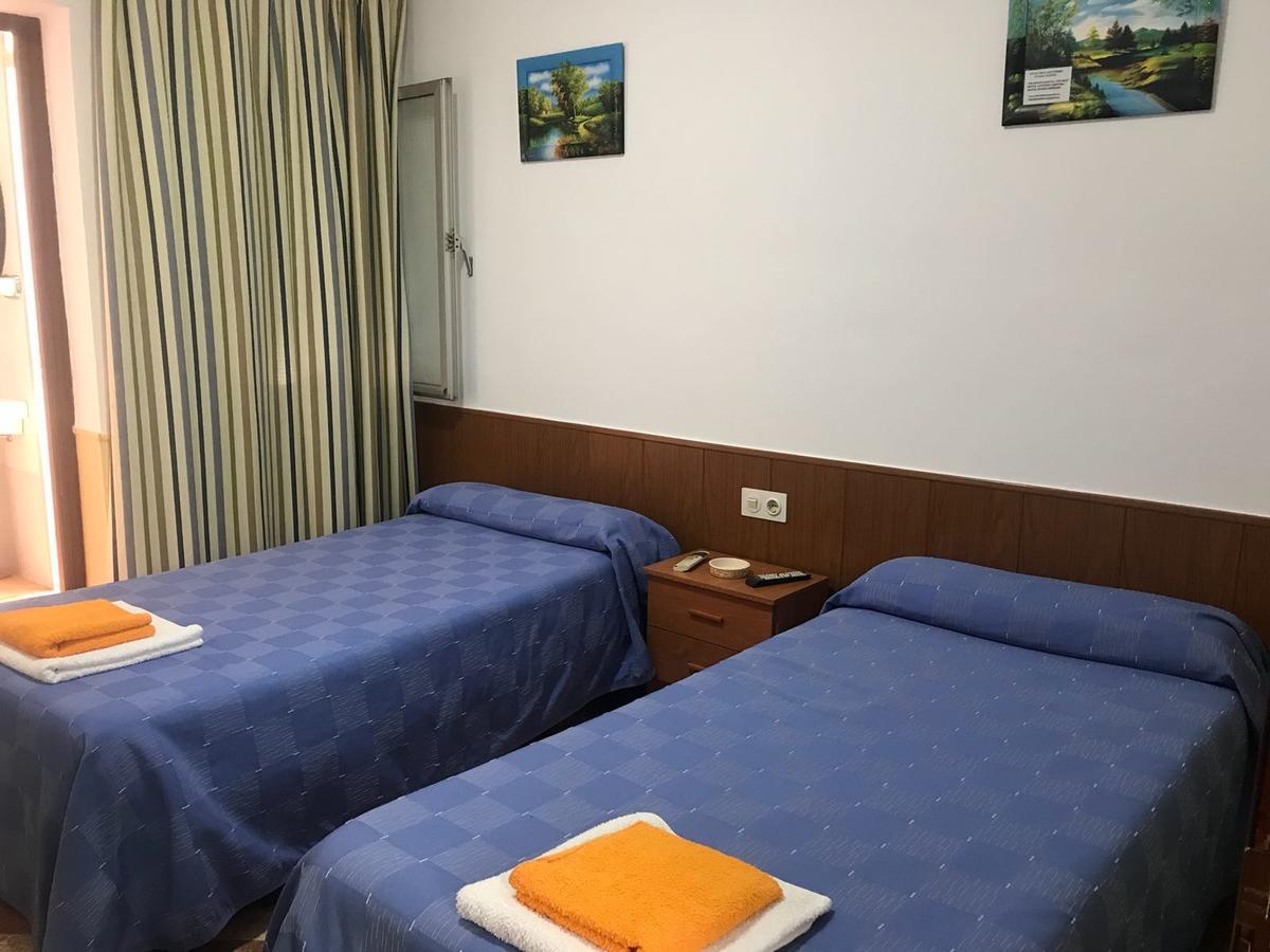Hostal Bar San Pedro Майрена-дель-Алькор Екстер'єр фото