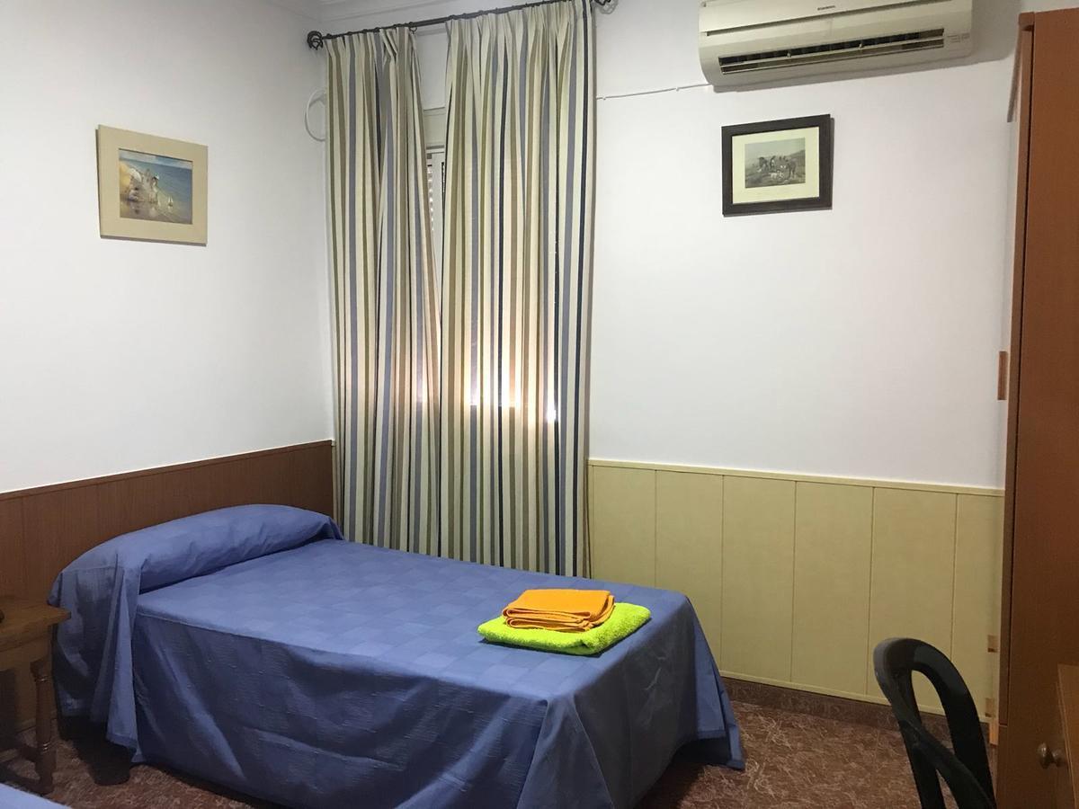 Hostal Bar San Pedro Майрена-дель-Алькор Екстер'єр фото