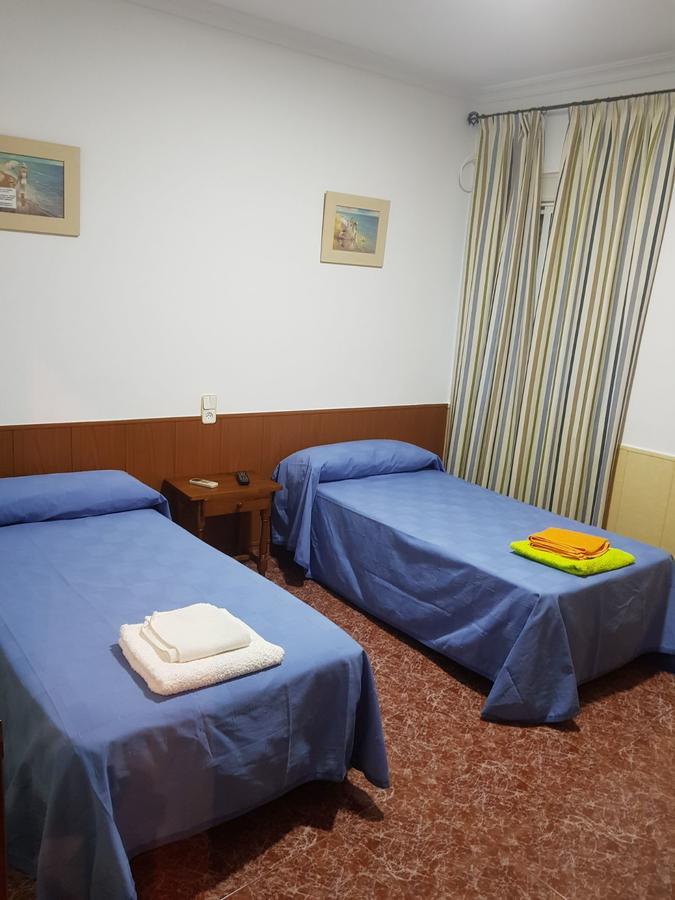 Hostal Bar San Pedro Майрена-дель-Алькор Екстер'єр фото