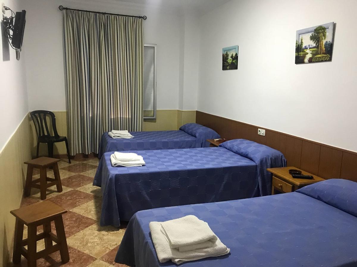 Hostal Bar San Pedro Майрена-дель-Алькор Екстер'єр фото