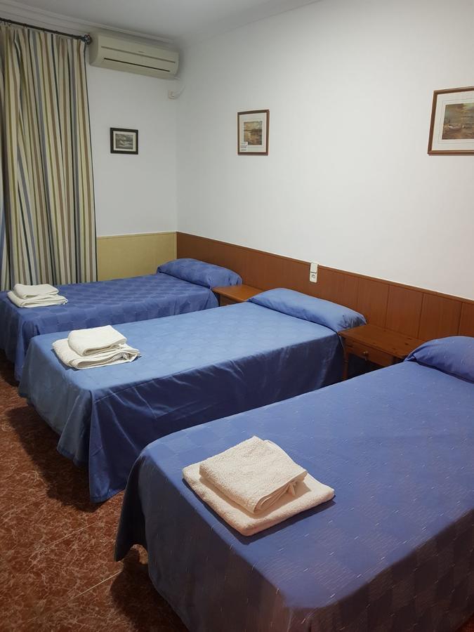 Hostal Bar San Pedro Майрена-дель-Алькор Екстер'єр фото